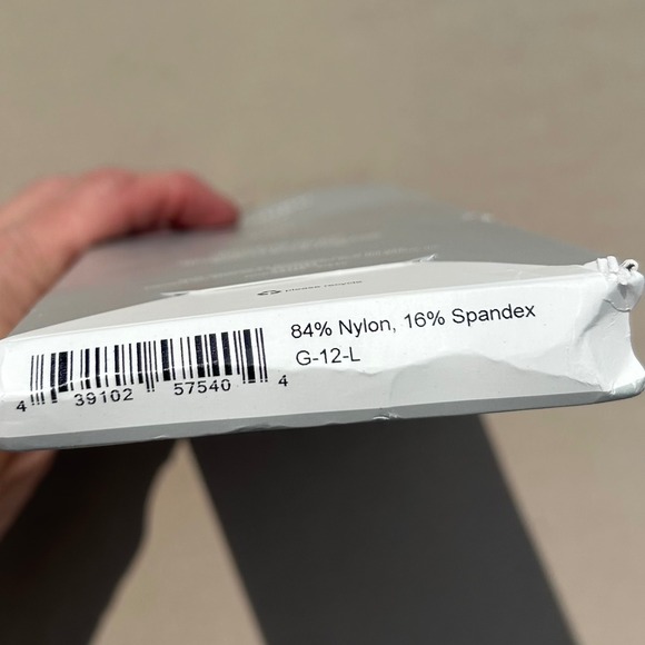 Nordstrom Knee Highs Sheer Coverage Everyday Wear Medium Nude‎ Size 1 - Picture 3 of 4